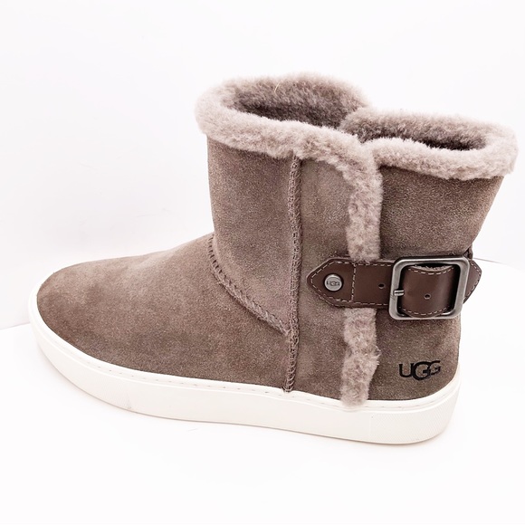 {UGG}AIKA Suede Booties - Picture 3 of 16